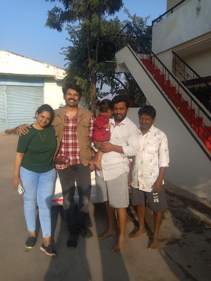 Krishna Homestay Хампи Экстерьер фото